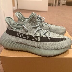 Men’s Yeezy Boost 350 V2 Size 10